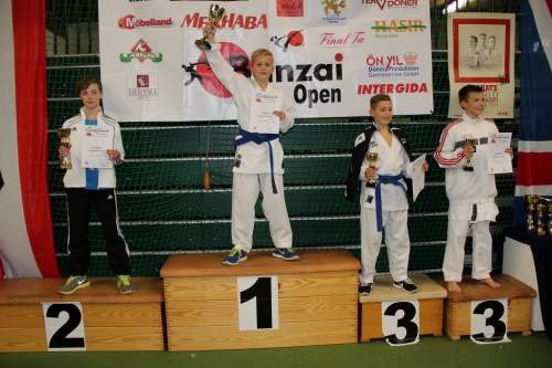 banzai 2013-0340.JPG --- erstellt mit toms-galerie V1.3 - www.tomshaus.de